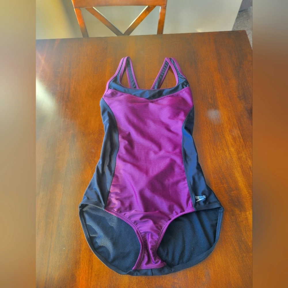 Speedo One Piece Womens Swimsuit Size Large; purple/black